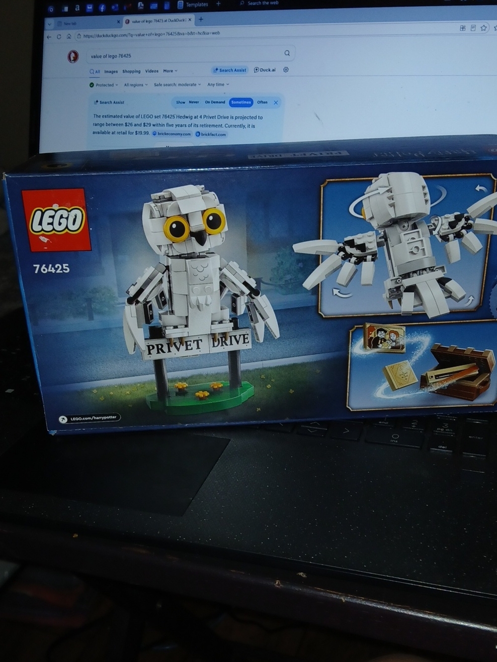 LEGO White Hedwig Owl Model with Yellow Eyes 76425